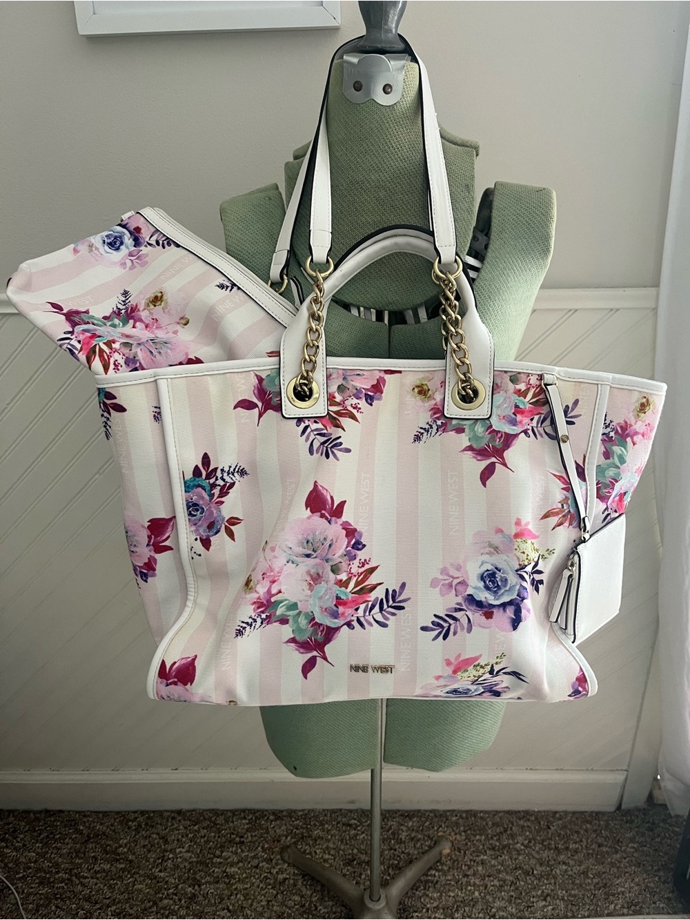 Nine West Pink and White Floral Trixie Carryall Tote with Gold Chain Accents